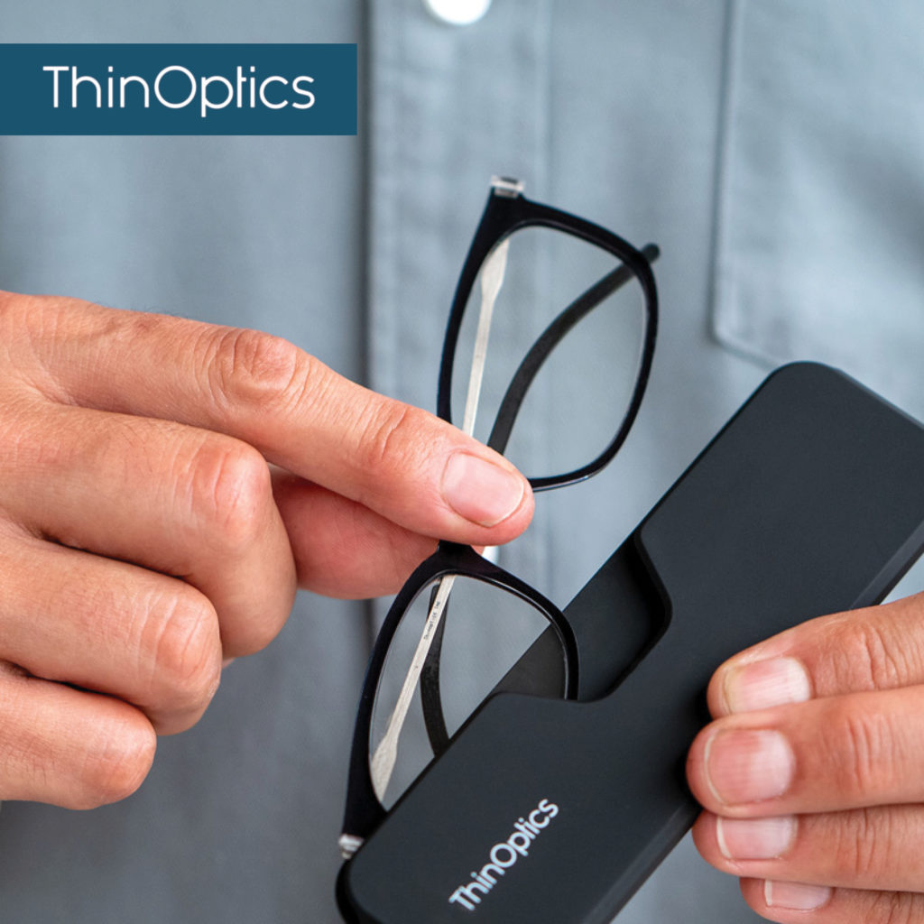 Thinoptics – משקפי קריאה דקים עם מגוון רחב של נרתיקים. הם צמודים לסמארטפון, ,במחזיק המפתחות, בכיס או בארנק