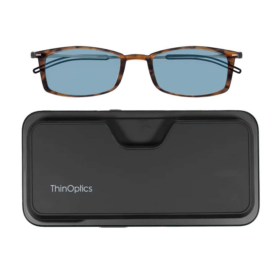 MagSafe_BrooklynBLBReadingGlasses_Connect_TortoiseonPhone